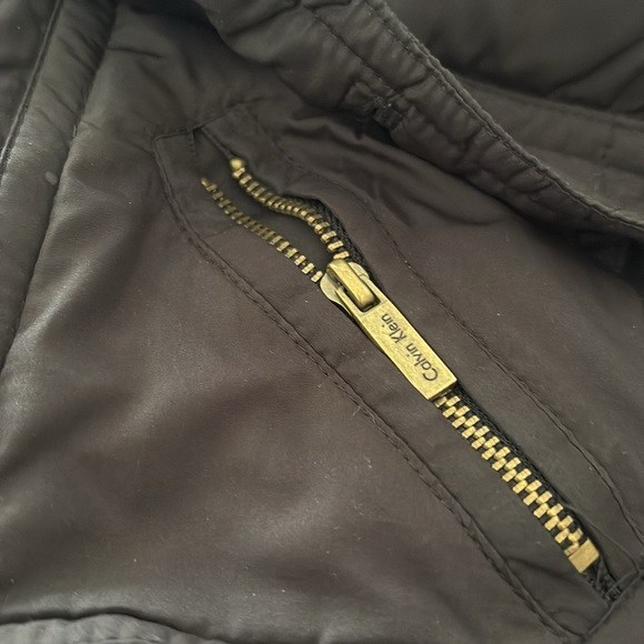 CALVIN KLEIN POFFER VEST - Picture 11 of 12